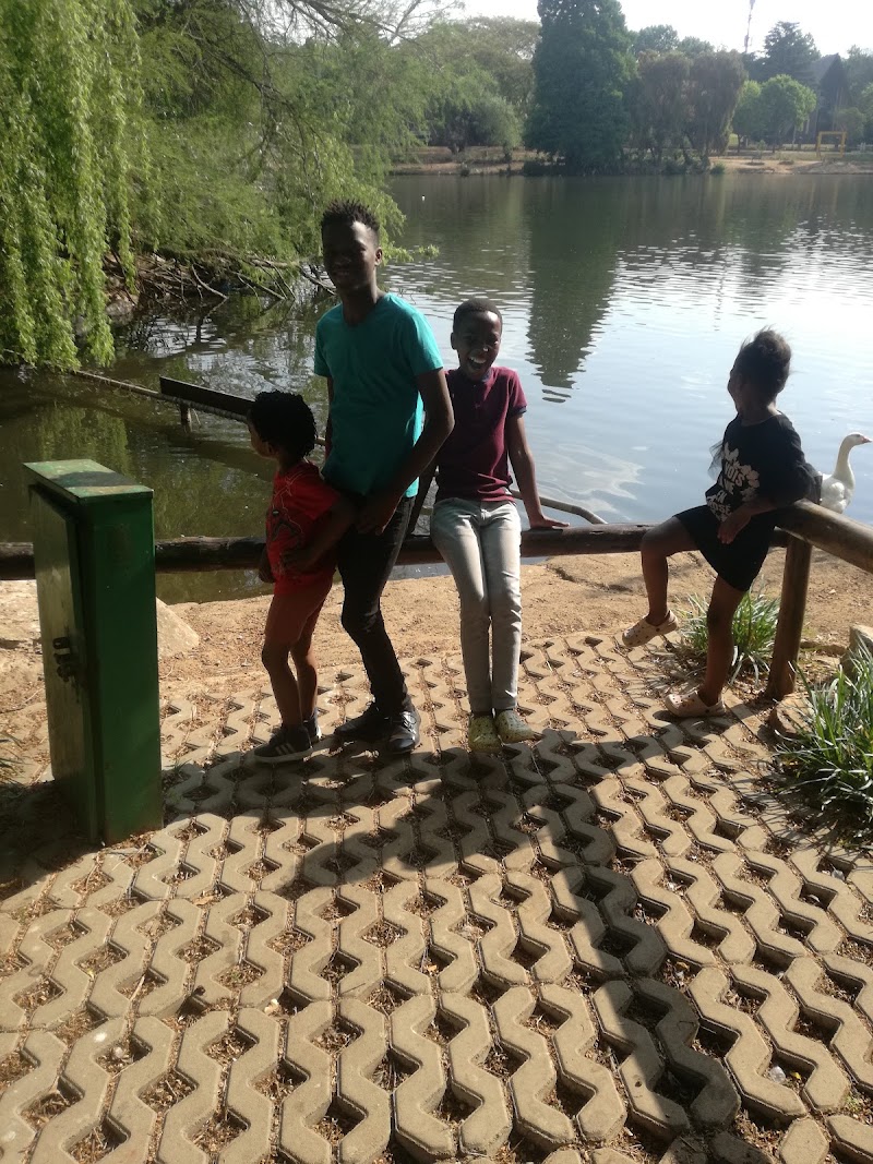 Zoo Lake public pool — photo 3