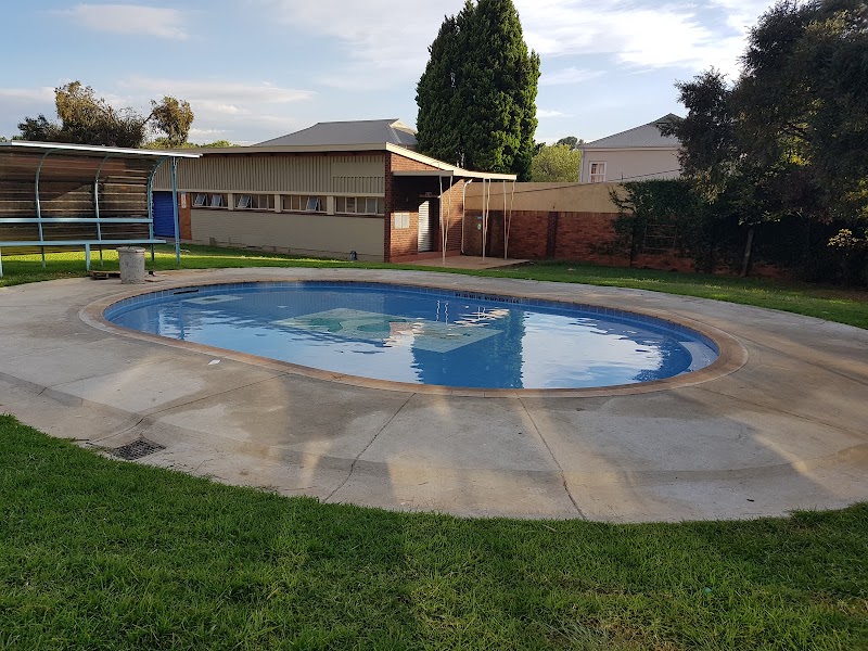 Linden public pool (heated) — photo 2